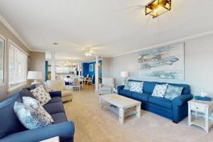 CB93 Waterfront Oasis