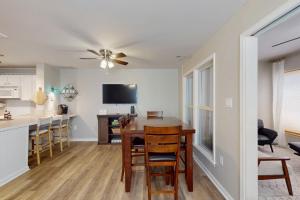 Coastal home with large deck, close to beach and local attractions