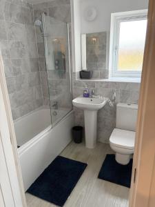 Cozy 3 bed 2 bath apartment in a great location