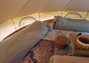 Tente glamping "bluebird" à la Ferme de la Chevêche