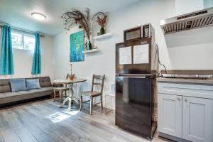 Explore Shops, Eats and Entertainment! Pasadena Apt