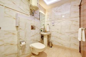 Hotel Seventh Heaven I Britannia Chowk Delhi I Couple Friendly I Value For Money I Free Parking Access