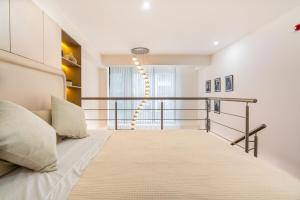 Double-height deluxe loft 50 m from Parque Kennedy
