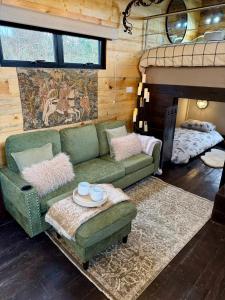 Willow Court Farm, The Copper Castle & Petting Farm, 8 min to Legoland & Windsor, 15 min to Lapland UK