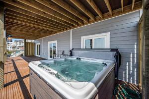 Brand-new oceanfront home with private pool, hot tub & four-story deck