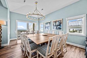 Brand-new oceanfront home with private pool, hot tub & four-story deck