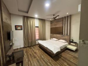 Hotel Singh Empire