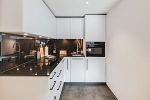 Chalet Spatz Garden near Oeschinen Lake with Sauna access