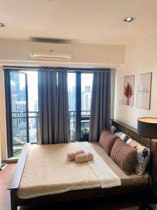 Skyline Stay with Pool, Gym, Sauna Poblacion Makati