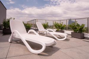 Blue Sky Penthouse with Parking Spot and Panorama Views