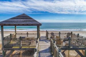 Oceanfront home with great views, central AC, washerdryer, beach access