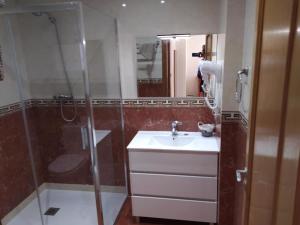 Exceptional 2-bedroom duplex with ocean views