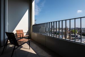 Green Jungle Studio - Balcony & Easy Center Access