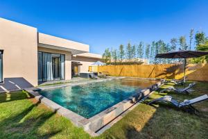 Modern design and jacuzzi