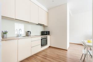 Sunny Vibes Modern & Central 1BR Apartment