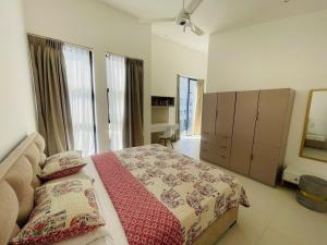 Modern 1-Bedroom Apartment Near Colombo 5 Mall
