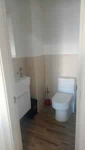 Comfortable oceanfront apartment on Av España