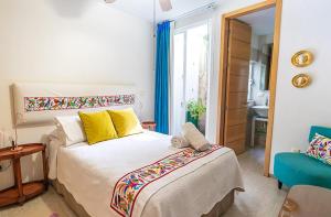 Casa de las Bugambilias B&B