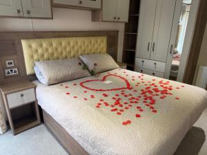 Fabulous seaside caravan getway at Cayton Bay