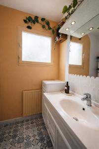 Chambre privée, A lombre des Pommiers