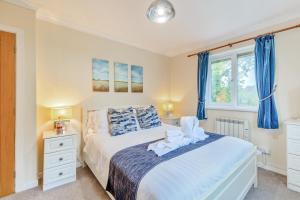 3 Bed in Tenby oc-t26851