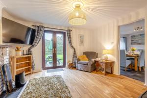 3 Bed in Tenby oc-h26847