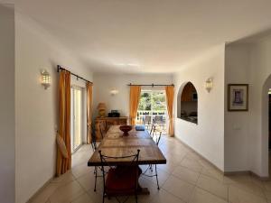 Luxury 4 Bedroom Algarve Villa with Private Pool