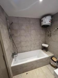 A Luxury Hotel Appartment at NEW GIZA Imperial Compound قريبة جدا للمتحف المصري الجديد