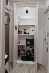 Modern style, sophisticated one bedroom apartment!