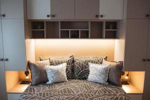 Modern style, sophisticated one bedroom apartment!