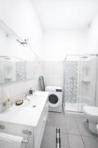 Domus Tiziano 30 meters from the C line