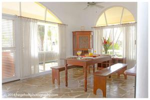 Villa Dawn, Bahia de Arena