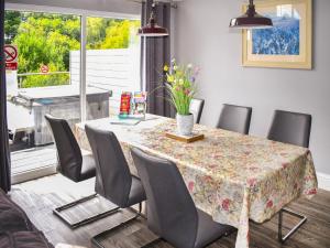 Oak Park One - Uk50062