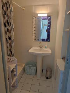 2 appartements mitoyens avec climatisation, piscine et parking - Plages et Port à 100m