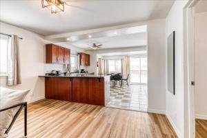 Charming 2 Bed 1 Bathroom Escape with Free Parking and WiFi