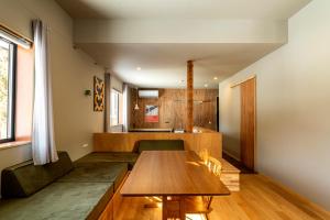 B and D HAKUBA IWATAKE