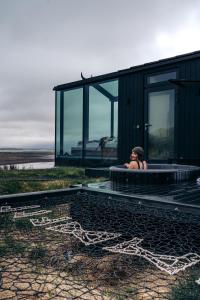 Panorama Glass Lodge WEST