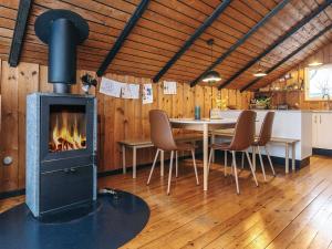 Holiday home near fishing lake