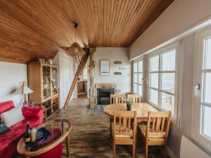 Holiday home with sea view, Le Conquet