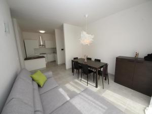 Stylish Stay for 4 near Porto Caleri