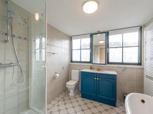 Charming 5-person villa by the sea