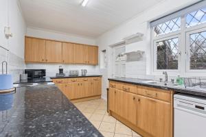 4Bed Serviced Accommodation Near NEC, Airport &JLR