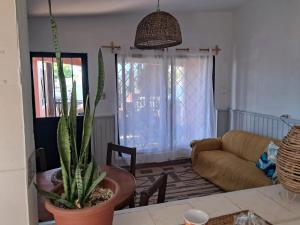 Casa de 1 Dormitorio ubicado en planta baja. A 150 mts de la playa en La Aguada y Costa Azul, La Paloma, Rocha