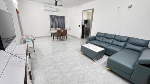 Lavish -2BHK Service Apartment