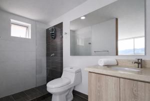 Aparta Estudios zona 10