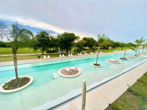 1B Fantasy Lodge @t Canabay Private Pool and beach