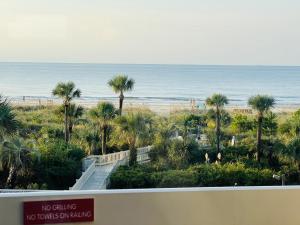 Breakers 324 Oceanfront Condo Hilton Head Coligny Beach, Direct Beach Access