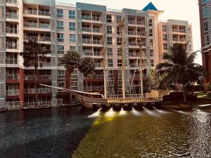 One bedroom condo with sea and city view near Pattaya Beach Pool Wi Fi