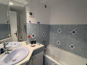 Appartement Côte dAzur, Vue Mer, 4 Pers. - FR-1-768-132