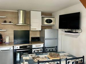 Superbe appart rénové avec clim et balcon à 50m de létang - FR-1-529-218